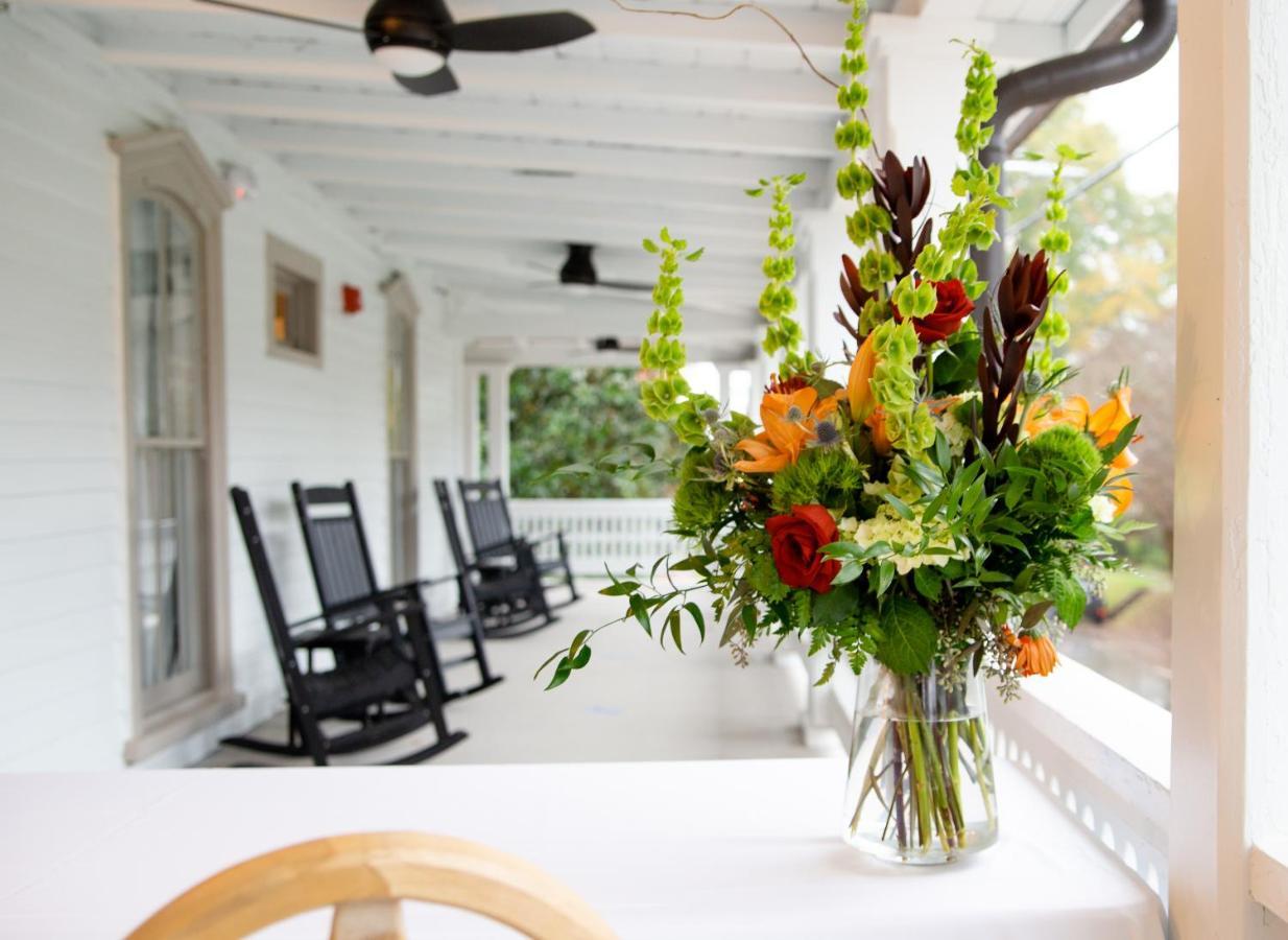 The Colonial Inn Hillsborough Esterno foto